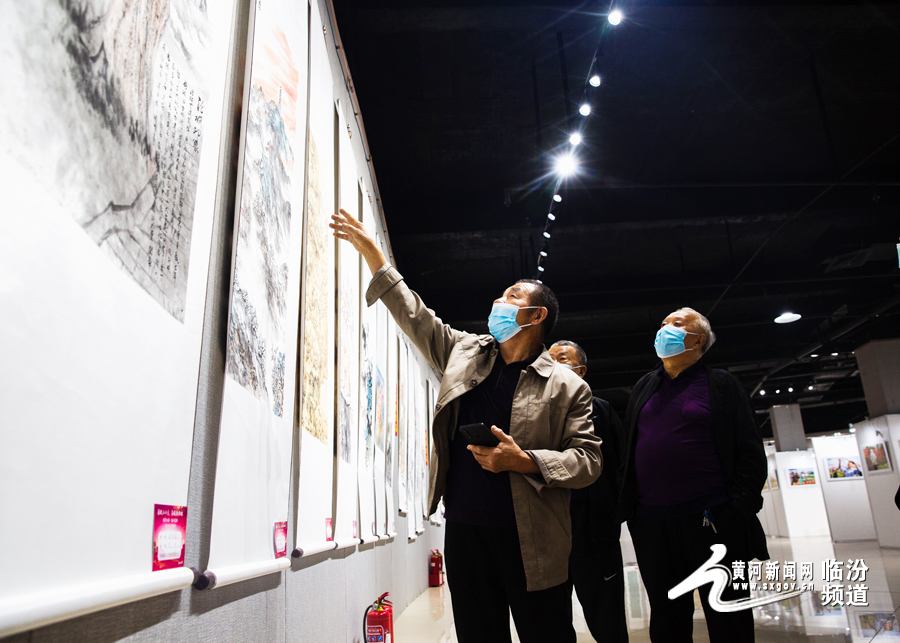 襄汾县举办书法美术摄影联展